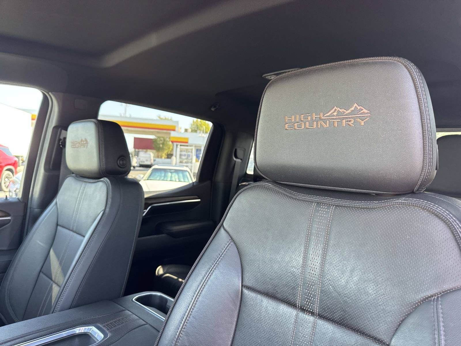 Used 2022 Chevrolet Silverado 1500 High Country w/ Technology Package AWD/4WD image 25