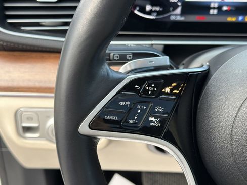 Used 2025 Mercedes-Benz GLS 450 4MATIC image 28