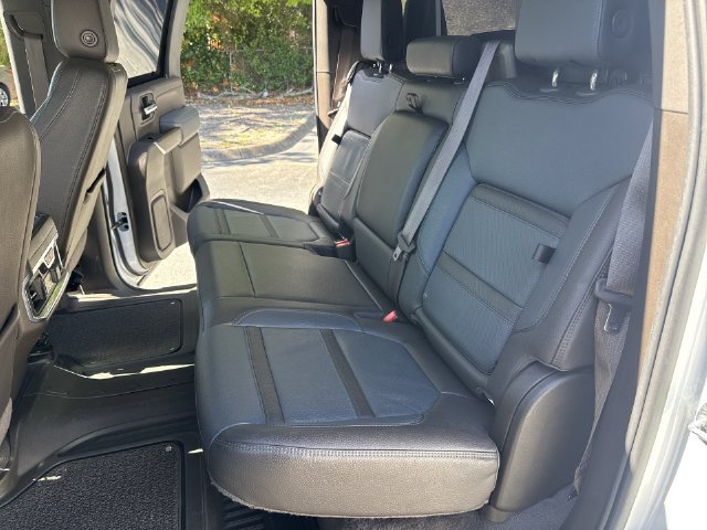 Used 2022 GMC Sierra 3500 Denali w/ Denali Ultimate Package AWD/4WD image 14