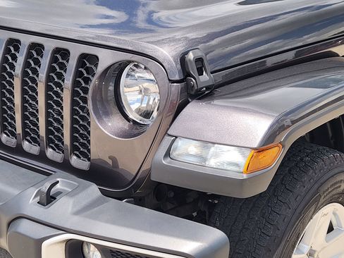 Used 2020 Jeep Gladiator Sport w/ Quick Order Package 24S AWD/4WD image 9