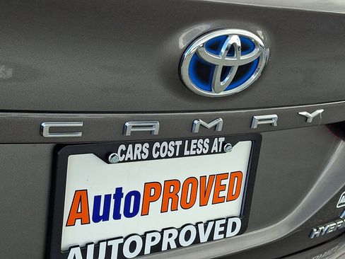 Used 2021 Toyota Camry LE FWD image 29