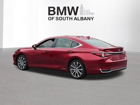 Used 2019 Lexus ES 300h w/ Premium Package image 5