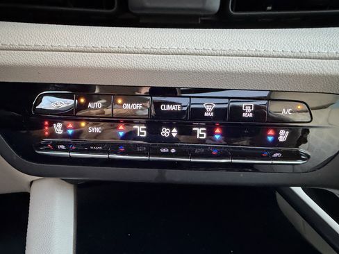 Used 2021 Buick Envision Avenir image 19