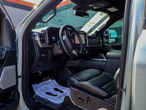 Used 2025 Ford F250 Platinum image 20