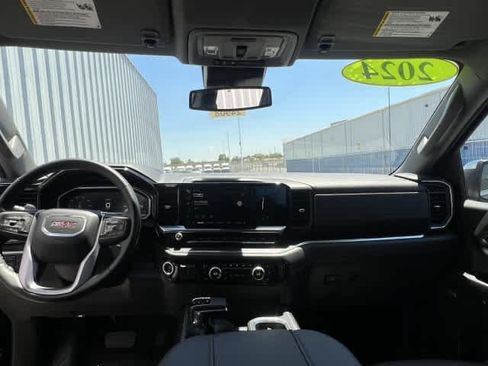 Used 2024 GMC Sierra 1500 SLT w/ SLT Premium Plus Package AWD/4WD image 16