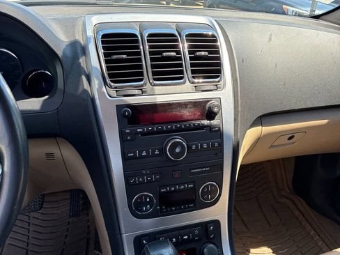 Used 2010 GMC Acadia SLT AWD/4WD image 17