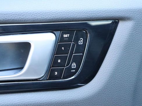 Used 2021 Porsche Cayenne image 46