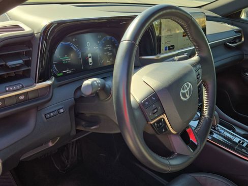 Used 2025 Toyota Crown Nightshade image 12