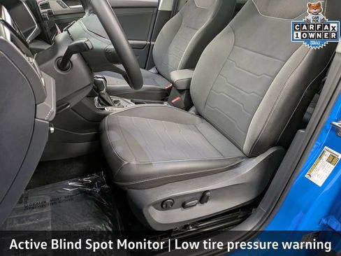 Used 2025 Volkswagen Taos SE AWD/4WD image 14