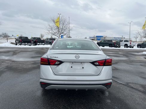 Used 2023 Nissan Altima 2.5 S image 4