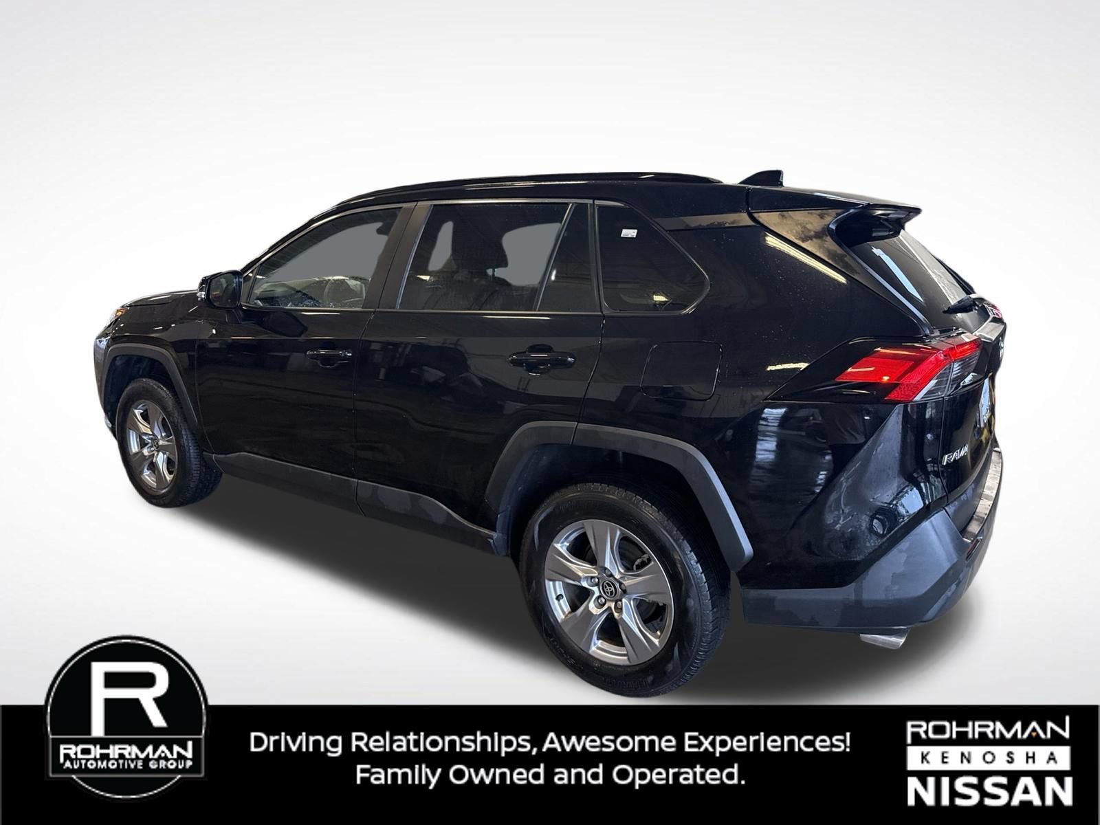 Used 2025 Toyota RAV4 XLE FWD image 3