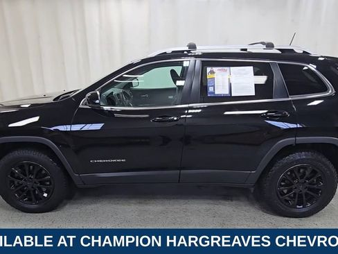 Used 2019 Jeep Cherokee Latitude Plus w/ Cold Weather Group AWD/4WD image 6