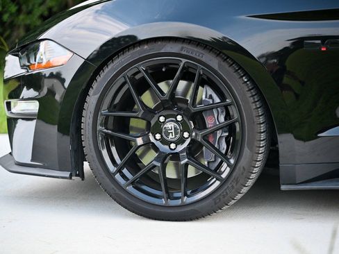 Used 2019 Ford Mustang GT Premium w/ GT Performance Package RWD image 39