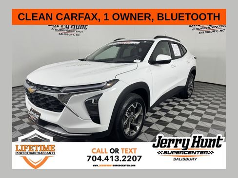 Used 2025 Chevrolet Trax LT w/ LT Convenience Package FWD image 1