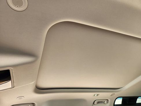 Used 2026 Land Rover Defender 110 S image 24