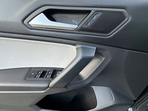 Used 2019 Volkswagen Tiguan SEL image 11