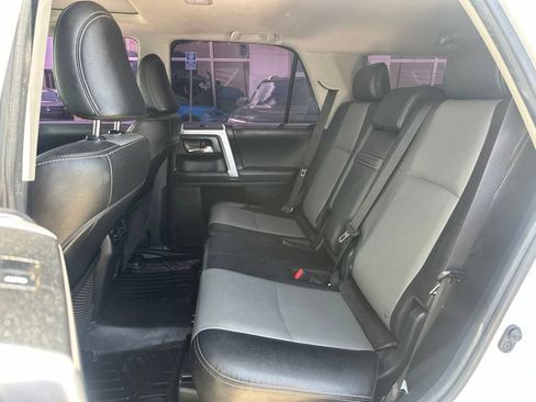 Used 2020 Toyota 4Runner SR5 Premium w/ Moonroof Package RWD image 13