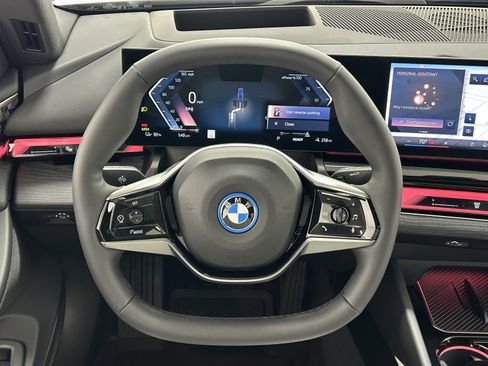 Used 2026 BMW i5 eDrive40 w/ Premium Package image 12