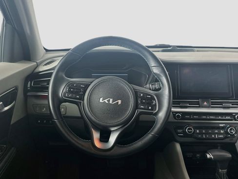 Used 2022 Kia Niro EX FWD image 18