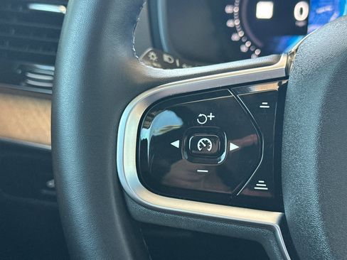 Certified 2025 Volvo XC90 T8 Plus w/ Protection Package Premier AWD/4WD image 29