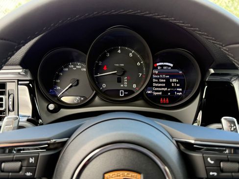 Certified 2026 Porsche Macan image 16