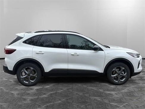 New 2026 Ford Escape ST-Line w/ Cold Weather Package AWD/4WD image 6