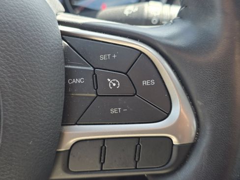 Used 2021 Jeep Compass Latitude AWD/4WD image 29