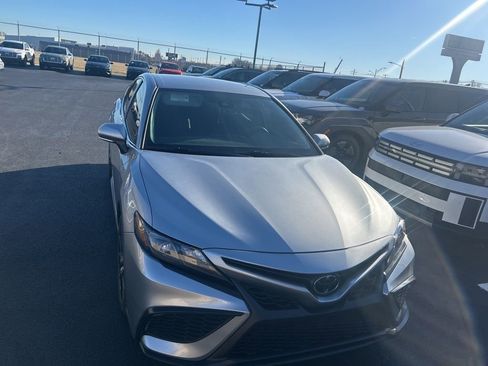 Used 2024 Toyota Camry SE image 2