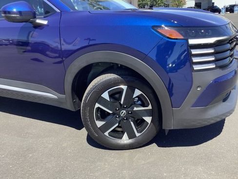 Used 2025 Nissan Kicks SR w/ Illumination Package AWD/4WD image 3