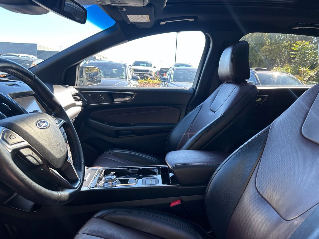 Used 2020 Ford Edge Titanium w/ Equipment Group 301A AWD/4WD image 11