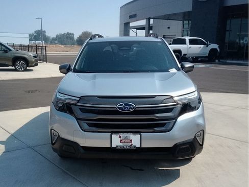 Certified 2025 Subaru Forester Premium w/ Convenience Package #2 AWD/4WD image 8