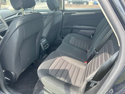 Used 2020 Ford Fusion SE FWD image 11