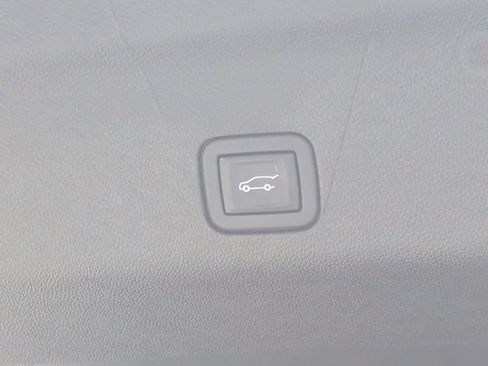 Used 2022 Chevrolet Suburban High Country AWD/4WD image 15