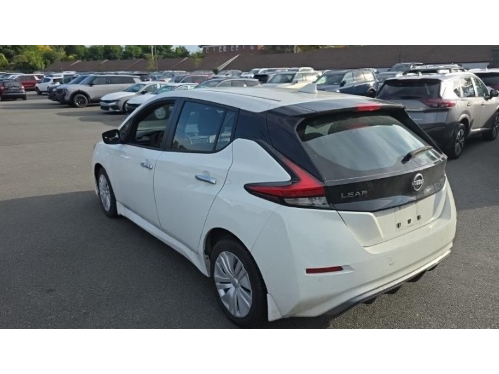 Used 2023 Nissan Leaf S FWD image 2