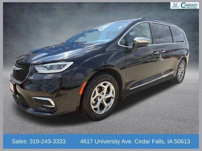 Used 2023 Chrysler Pacifica Limited