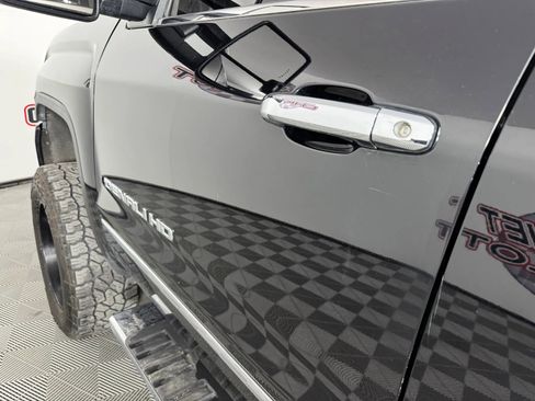 Used 2019 GMC Sierra 2500 Denali w/ Duramax Plus Package AWD/4WD image 25