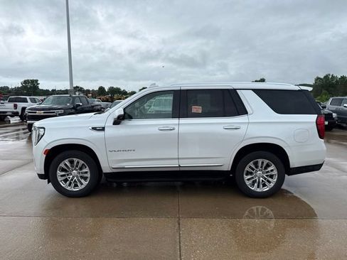 Used 2023 GMC Yukon SLT w/ SLT Premium Package AWD/4WD image 5