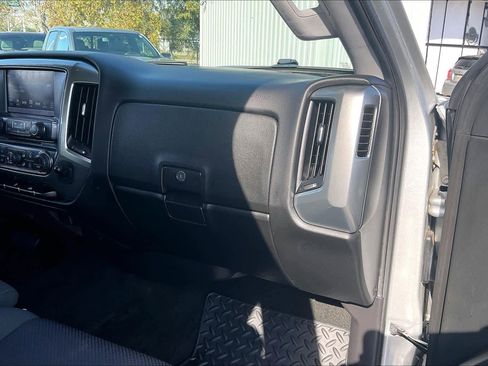 Used 2018 Chevrolet Silverado 1500 LT w/ LT Eassist Package image 16