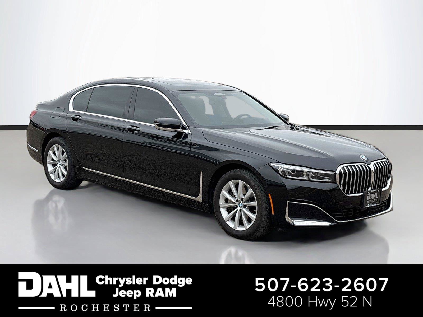 Used 2022 BMW 750i xDrive AWD/4WD image 1