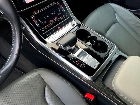 Used 2019 Audi Q8 Prestige image 17