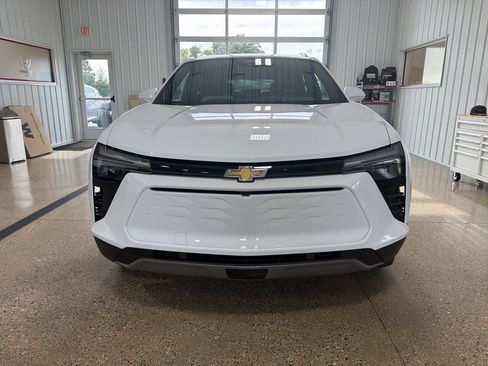 Used 2024 Chevrolet Blazer EV LT AWD/4WD image 8