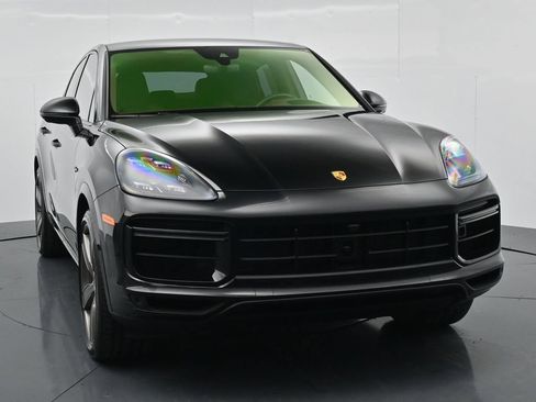 Certified 2023 Porsche Cayenne Turbo S AWD/4WD image 10