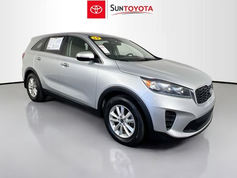 Used 2019 Kia Sorento LX FWD image 1