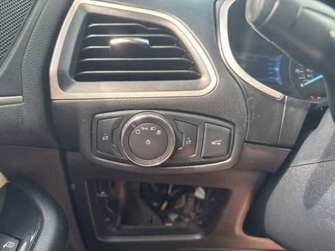 Used 2015 Ford Edge SEL w/ Equipment Group 201A AWD/4WD image 30
