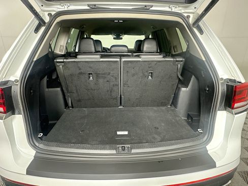 Used 2025 Volkswagen Atlas SE image 29
