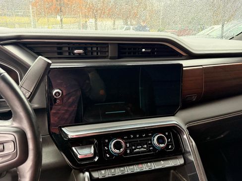 Used 2024 GMC Sierra 3500 Denali Ultimate image 14