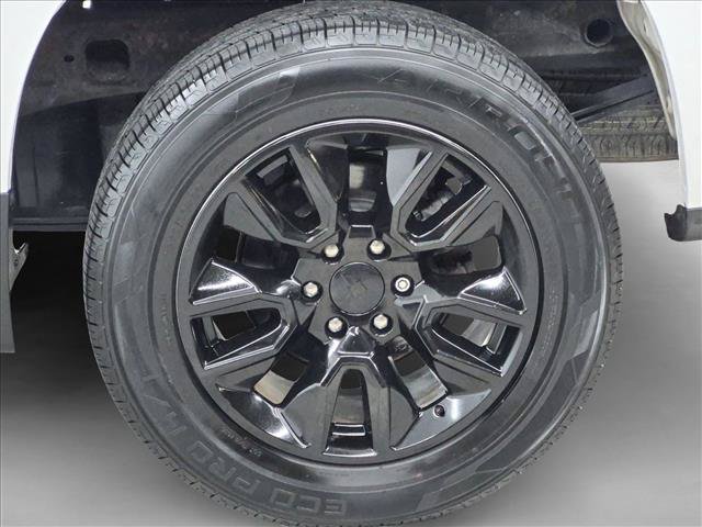 Used 2020 Chevrolet Silverado 1500 Custom w/ Custom Value Package AWD/4WD image 23