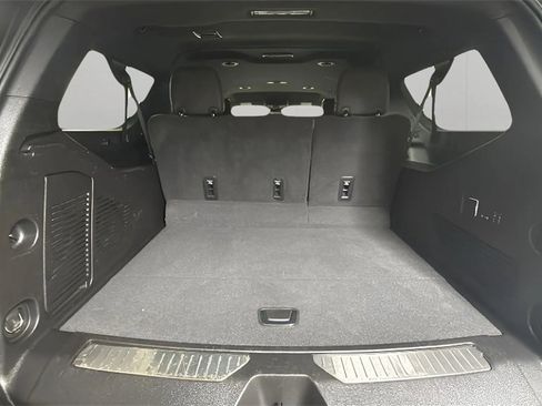Used 2023 Chevrolet Suburban Premier image 30