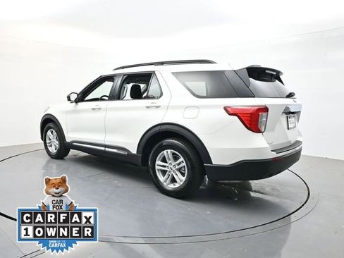 Used 2024 Ford Explorer XLT image 6