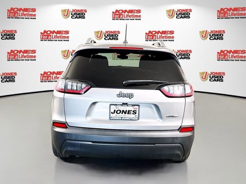 Used 2021 Jeep Cherokee Latitude FWD image 14